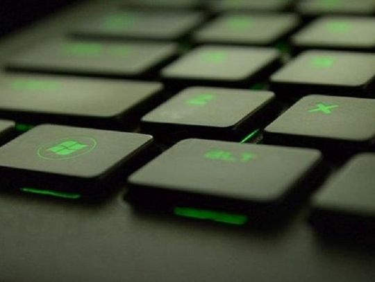 63-LATKA PRZELAŁA NA KONTO POZNANEGO W INTERNECIE MĘŻCZYZNY 12 TYSIĘCY EURO.