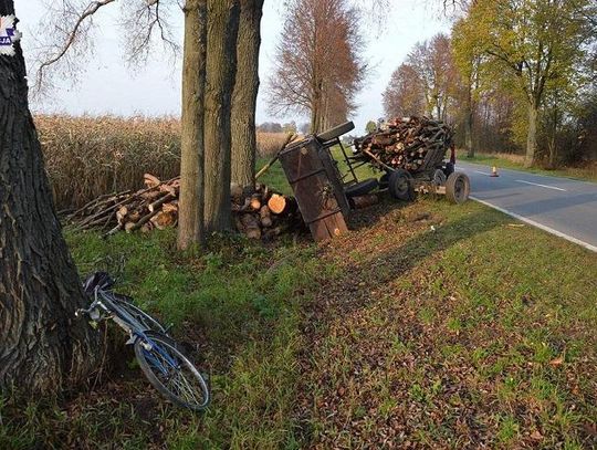 82-letni rowerzysta przygnieciony przez przyczepę 