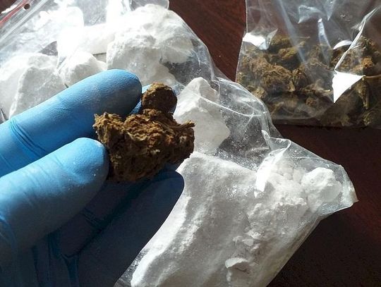 BLISKO KILOGRAM AMFETAMINY, MARIHUANA I ECSTASY U 29-LATKA*