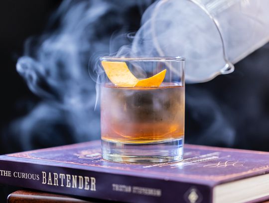 Bourbon a whisky – poznaj najważniejsze różnice w obu trunkach