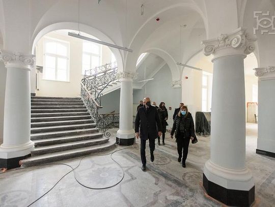 Coraz ładniej w odnawianym gmachu ZSE im. Vetterów