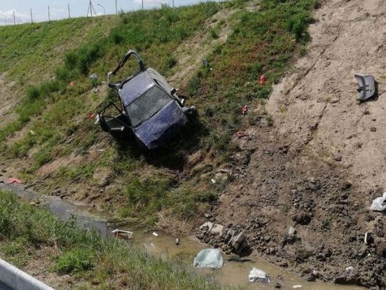 Dachowanie na drodze ekspresowej S-17 w Rykach