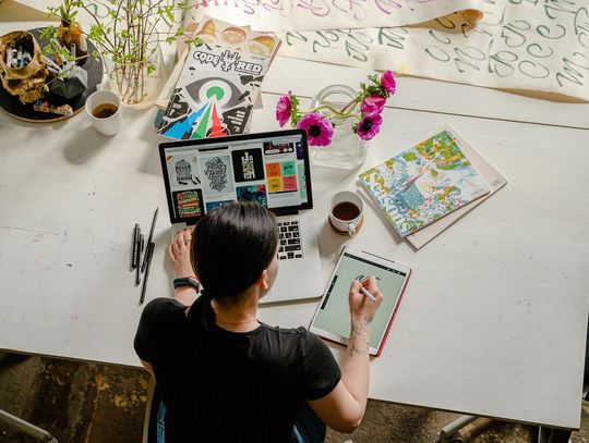 Grafik komputerowy – jak wybrać usługodawcę, który wykona ulotkę? 