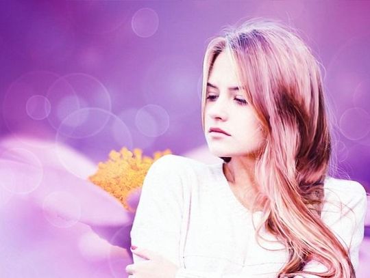 Jak uzyskać piękne i błyszczące włosy? Sprawdź!