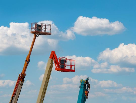 Kiedy wynajem podnośników koszowych jest dobrym pomysłem?