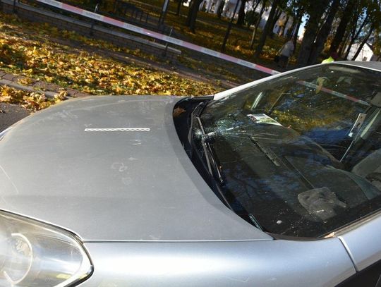 Kierowca nie zauważył dwójki nastolatków na przejściu dla pieszych