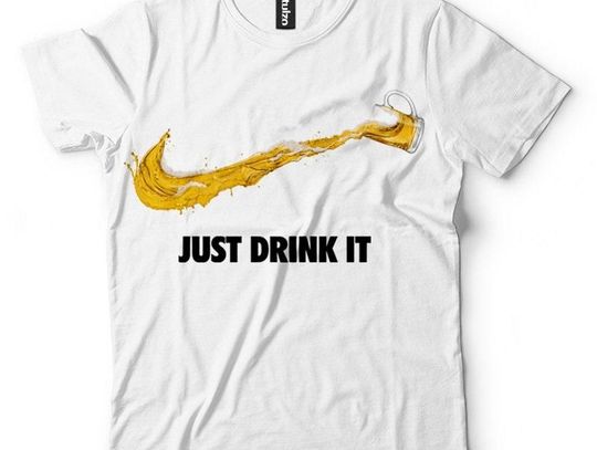 Koszulki damskie z nadrukiem — niezawodny sposób na udaną stylizację na co dzień *