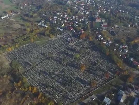 Kraśnickie cmentarze z lotu ptaka 