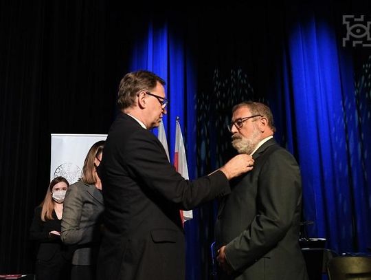 Krzysztof Stanowski odznaczony Krzyżem Wolności i Solidarności*