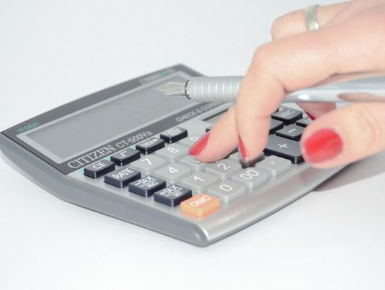 Kto powinien już myśleć o rozliczeniu podatku, a kto ma jeszcze na to czas? Wyjaśniamy