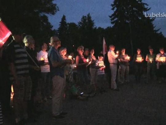 Łańcuch światła przed sądem w Kraśniku 