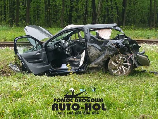 Leśniczówka, gmina Wilkołaz: Wjechała autem wprost pod pociąg. 