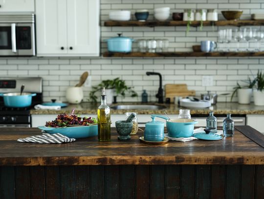 Nierafinowany olej rzepakowy – czym się różni od oleju, którego używasz?