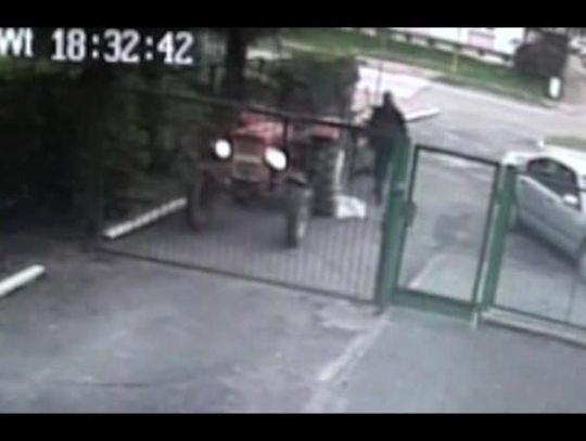 Opole Lub: Pijany przyjechał ciągnikiem na komendę zapytać o poradę prawną *