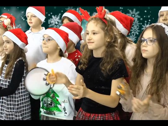 Pastorałki w wykonaniu dzieci z Dwujęzycznej Szkoły Podstawowej Europejczyk - część 3