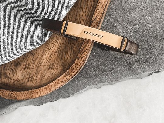 Personalizowane bransoletki z grawerem – unikatowy dodatek dla mężczyzny