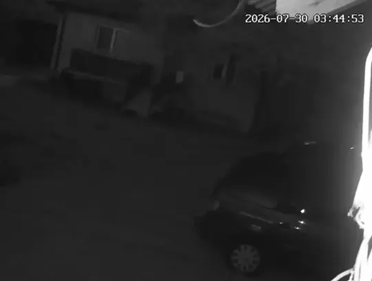 PILNE: Rosyjski pocisk spadł w miejscowości Tarnawa-Kolonia. Potężny krater na polu [NAGRANIA MIESZKAŃCÓW]