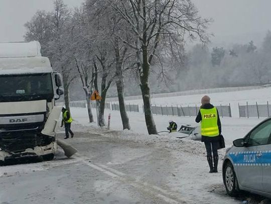 Polichna: w wypadku zginęła jedna osoba, a trzy trafiły do szpitala. 