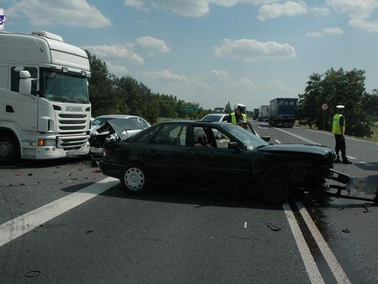 Policja apeluje o rozwagę. Lubartów: Zderzenie 3 pojazdów na obwodnicy Lubartowa