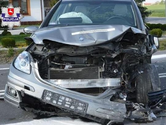 Policja apeluje o rozwagę. Zamość: Zderzenie trzech pojazdów na drodze krajowej 74