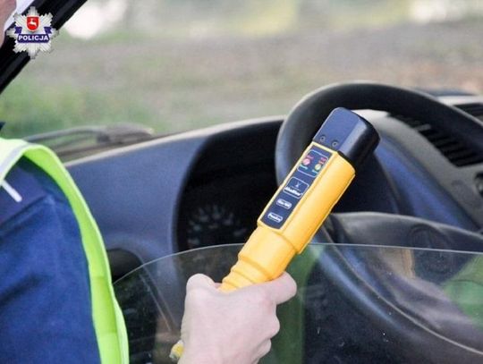 Policja informuje. Hrubieszów: Pijany wiózł poszukiwanego *