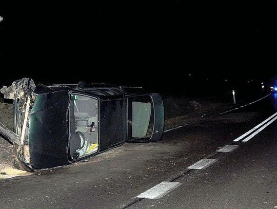 Policja informuje. Kraśnik: Zabrał samochód bez zgody właścicielki i dachował. Był pijany