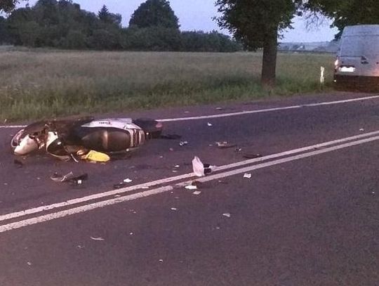 Policja informuje. Krasnystaw: Zderzenie pasażerskiego busa i motoroweru