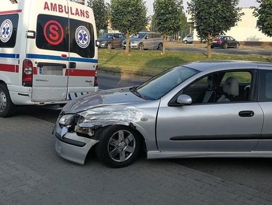 Policja informuje. Opole Lubelskie: Kolizja z karetką pogotowia