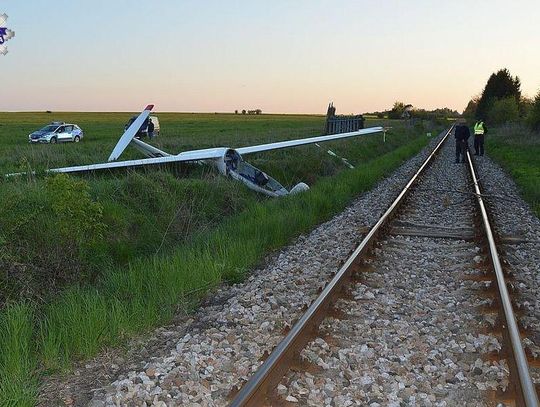 Policja informuje. Zamość: Nieszczęśliwe lądowanie 16-letniego pilota szybowca