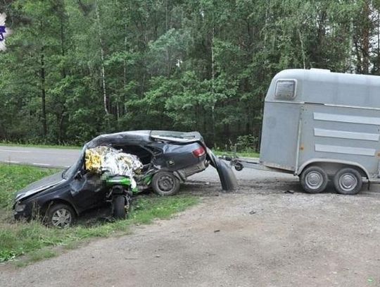 Policja ostrzega. Biała Podl.: Śmiertelny wypadek podczas wyprzedzania