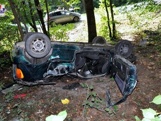 Policja ostrzega. Kraśnik: Dachowanie po poślizgu