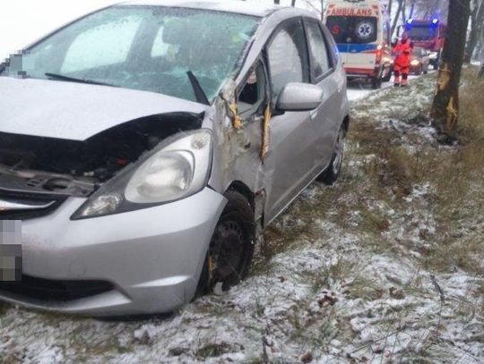 Policja ostrzega. Lubartów: Uwaga na trudne warunki na drogach