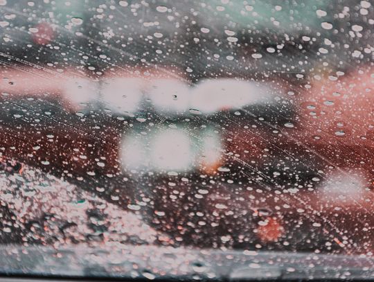 Preparat do szyb samochodowych – co pomoże zadbać o dobrą widoczność