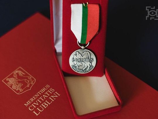 Prezydent Krzysztof Żuk wręczył pierwszy medal Zasłużony dla Miasta Lublin *