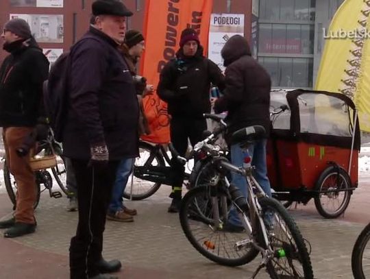 Przyjechali rowerami na kubek gorącej herbaty