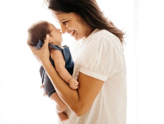 Ubrania do karmienia piersią - modne oraz komfortowe