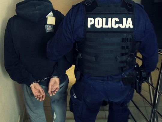 Usiłował zabić swoją matkę