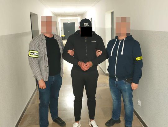 Werbował przestępców do oszustw "na policjanta"