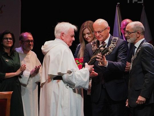 Wręczenie Aktu Nadania Honorowego Obywatelstwa Miasta Lublin Ojcu Ludwikowi Wiśniewskiemu*