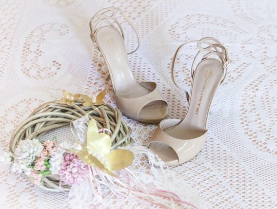 Wybieramy damskie buty na wielką okazję *