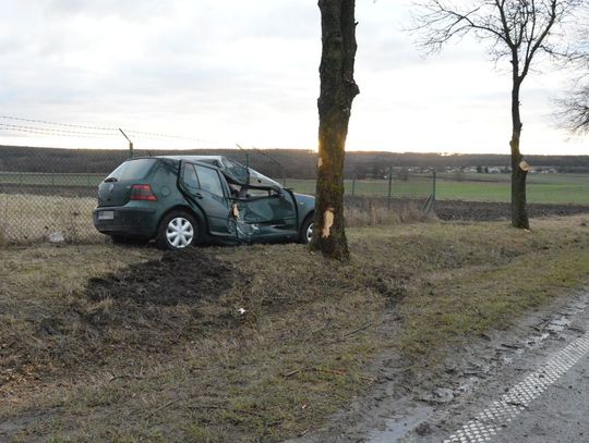 Wypadek w Sielcu. 16 letni pasażer trafił do szpitala