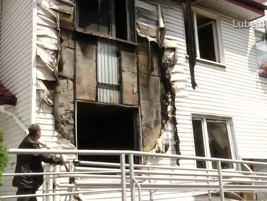 Wyrwane okna i meble: efekt eksplozji w budynku mieszkalnym