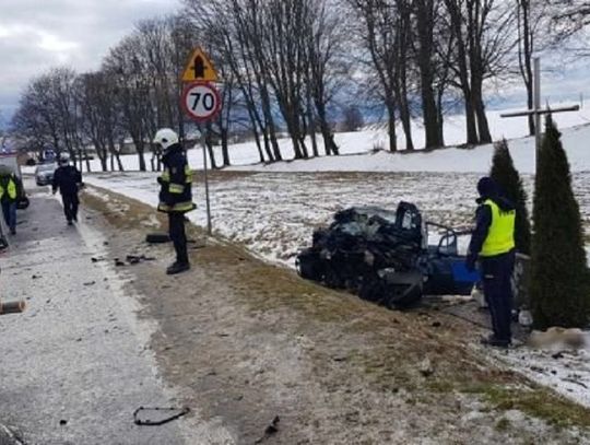 Zderzenia audi z oplem w Zagrodach. Dwie osoby zginęły na miejscu
