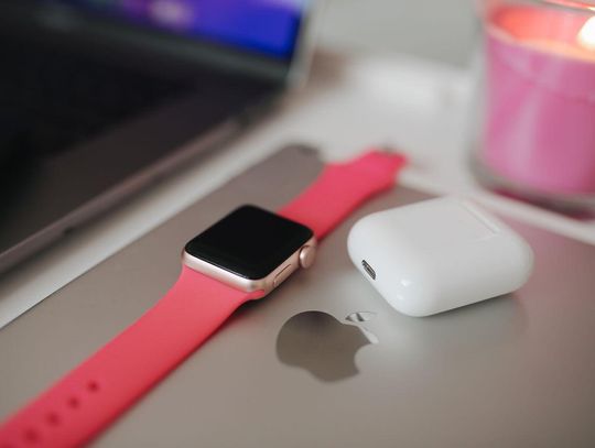 Zegarek Apple i słuchawki Apple – czy to zestaw, który ma sens?