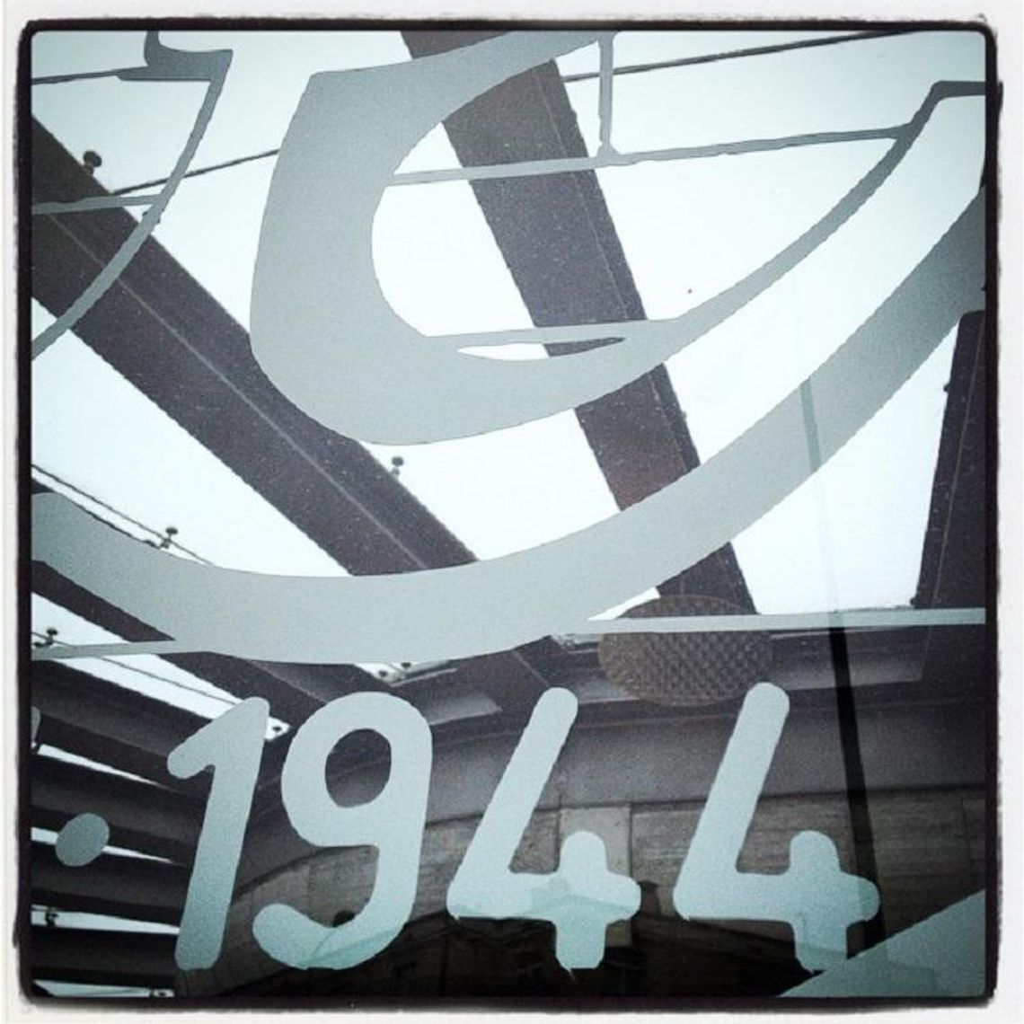 1944 g. 17.00 - Cześć i Chwała Bohaterom 1944 g. 17.00 - Cześć i Chwała Bohaterom