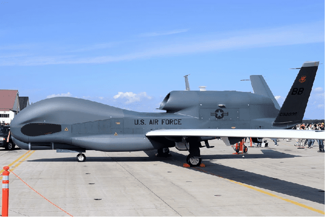 Amerykański dron szpiegowski RQ-4 Global Hawk zauważony na polskim niebie*