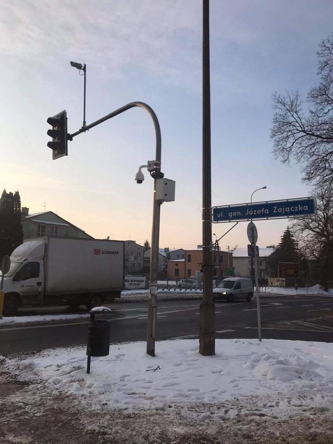 Bezpieczniej na Sławinku - realizacja projektu z VI edycji Budżetu Obywatelskiego Bezpieczniej na Sławinku - realizacja projektu z VI edycji Budżetu Obywatelskiego