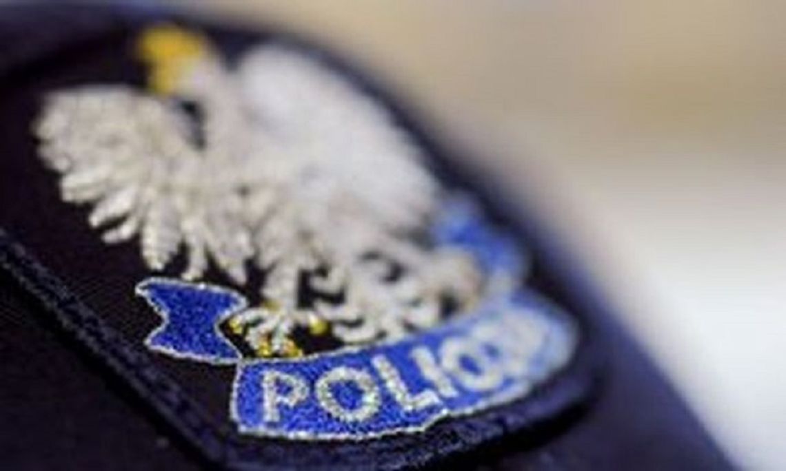 EMERYCI WYRZUCILI Z OKNA BLISKO 50 TYSIĘCY ZŁOTYCH EMERYCI WYRZUCILI Z OKNA BLISKO 50 TYSIĘCY ZŁOTYCH