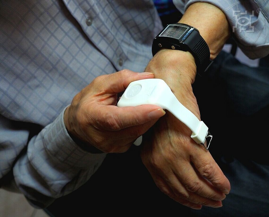 Kolejne opaski życia trafią do lubelskich seniorów Kolejne opaski życia trafią do lubelskich seniorów