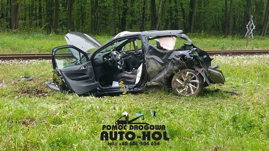 Leśniczówka, gmina Wilkołaz: Wjechała autem wprost pod pociąg. 